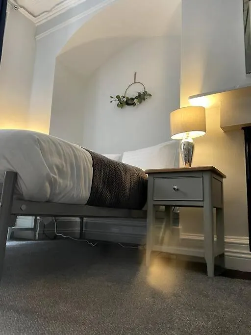 Flat 5 - 2 Bed City Centre Affordable Quality York 0*,